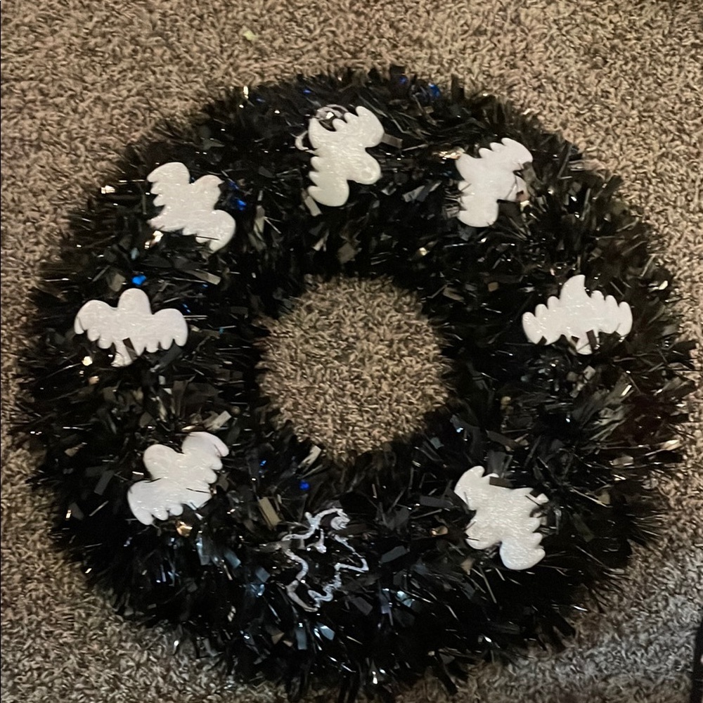 Plastic Tinsel Black and White Ghost Halloween Wreath